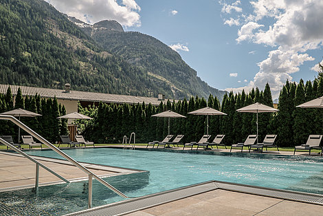 outdoor.POOL