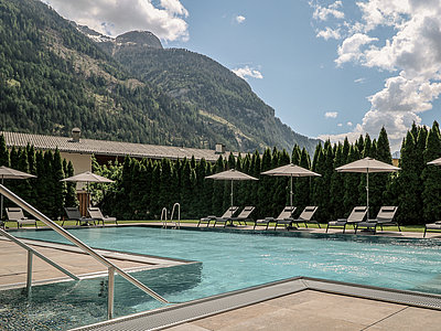 outdoor.POOL